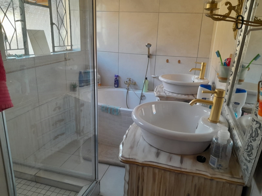 3 Bedroom Property for Sale in Oos Einde North West